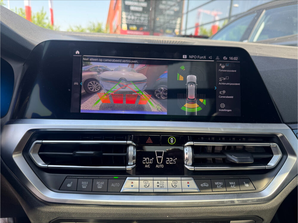 BMW 3 Serie Touring 330e Business Edition Plus // M-SPORT // PANO // LED // CRUISE // HARMAN/KARDON // STOEL & STUURWIELVERWARMING // TREKHA 22