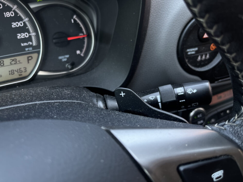Toyota Yaris 1.3 VVT-i Trend 1E EIGENAAR - UNIEKE KMSTAND - NAP // TREKHAAK // CRUISE // CLIMA // NAVI // PARKEERCAMERA // 30
