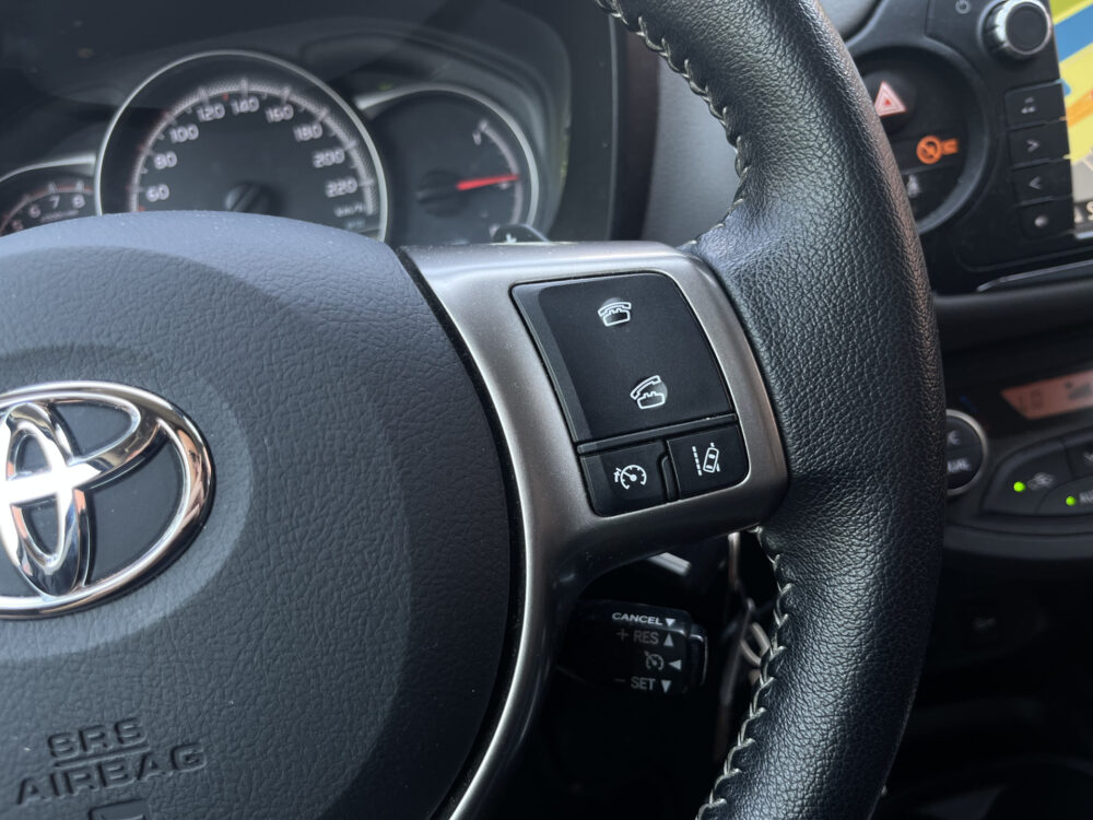 Toyota Yaris 1.3 VVT-i Trend 1E EIGENAAR - UNIEKE KMSTAND - NAP // TREKHAAK // CRUISE // CLIMA // NAVI // PARKEERCAMERA // 31