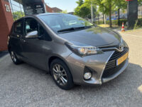 Toyota Yaris 1.3 VVT-i Trend 1E EIGENAAR - UNIEKE KMSTAND - NAP // TREKHAAK // CRUISE // CLIMA // NAVI // PARKEERCAMERA // 42