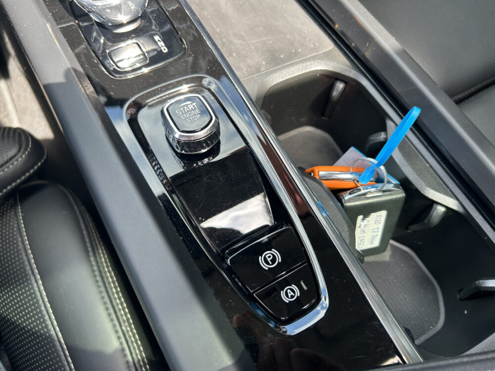 Volvo XC60 2.0 T8 Plug-in hybrid AWD Ultimate Dark 455PK! // ADAPT. CRUISE // PANODAK // HARMAN&KARDON // LEDER // ELEK. STOELEN+GEHEUGEN / 25