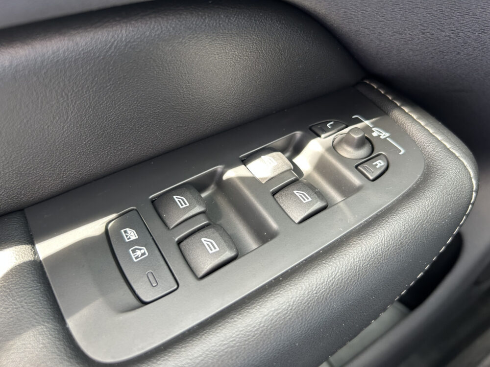 Volvo XC60 2.0 T8 Plug-in hybrid AWD Ultimate Dark 455PK! // ADAPT. CRUISE // PANODAK // HARMAN&KARDON // LEDER // ELEK. STOELEN+GEHEUGEN / 27