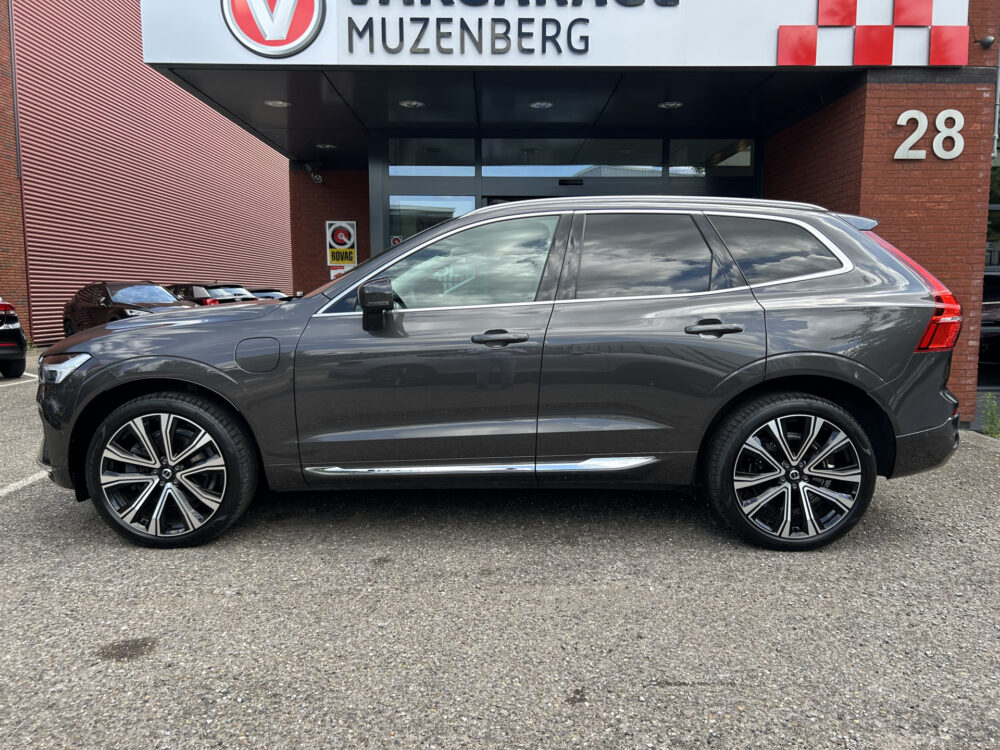 Volvo XC60 2.0 T8 Plug-in hybrid AWD Ultimate Dark 455PK! // ADAPT. CRUISE // PANODAK // HARMAN&KARDON // LEDER // ELEK. STOELEN+GEHEUGEN / 3