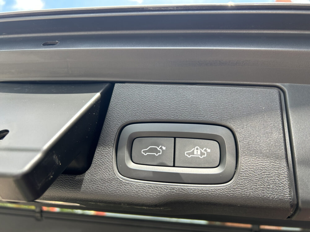 Volvo XC60 2.0 T8 Plug-in hybrid AWD Ultimate Dark 455PK! // ADAPT. CRUISE // PANODAK // HARMAN&KARDON // LEDER // ELEK. STOELEN+GEHEUGEN / 37