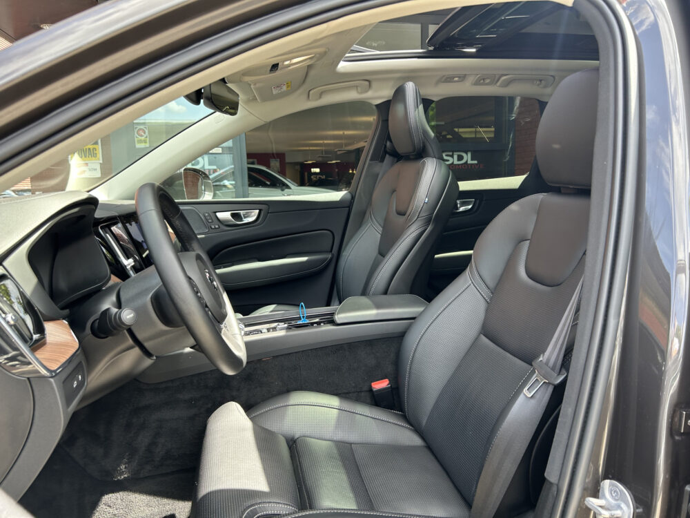 Volvo XC60 2.0 T8 Plug-in hybrid AWD Ultimate Dark 455PK! // ADAPT. CRUISE // PANODAK // HARMAN&KARDON // LEDER // ELEK. STOELEN+GEHEUGEN / 7