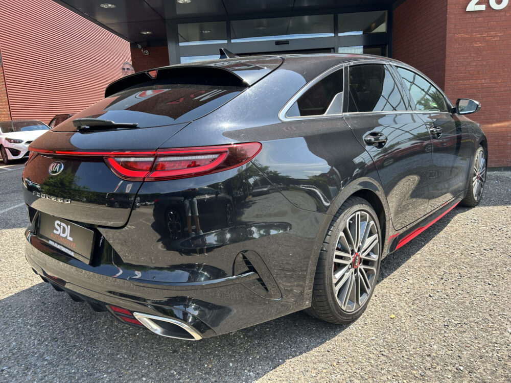 Kia ProCeed 1.6 T-GDI GT // FULL LED // SCHUIFKANTELDAK // JBL AUDIO // VIRTUAL COCKPIT // ADAPTIVE CRUISE // MEMORY SEAT // WINTERPACK // V 2