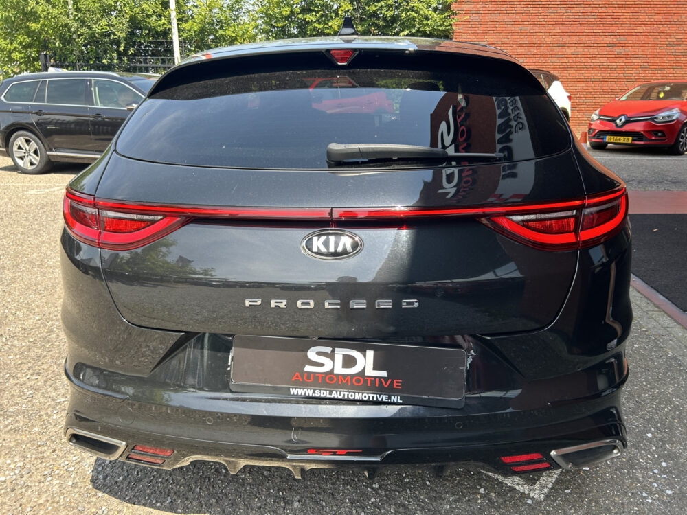 Kia ProCeed 1.6 T-GDI GT // FULL LED // SCHUIFKANTELDAK // JBL AUDIO // VIRTUAL COCKPIT // ADAPTIVE CRUISE // MEMORY SEAT // WINTERPACK // V 5