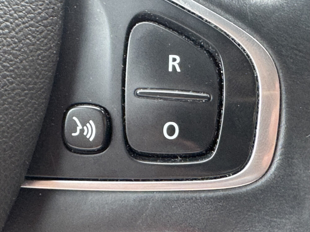 Renault Clio 0.9 TCe Intens // NAVI // PDC // CRUISE // STOELVERWARMING // DAB RADIO // CLIMA // 16