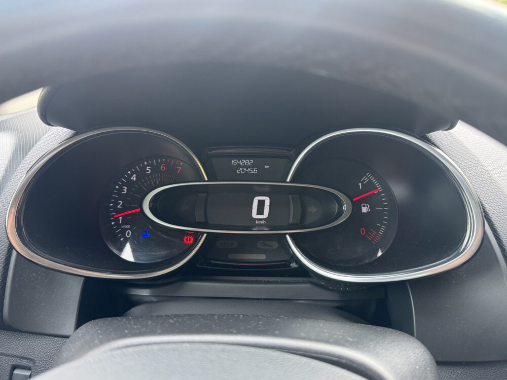 Renault Clio 0.9 TCe Intens // NAVI // PDC // CRUISE // STOELVERWARMING // DAB RADIO // CLIMA // 23