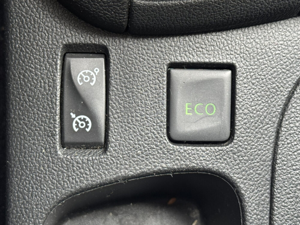 Renault Clio 0.9 TCe Intens // NAVI // PDC // CRUISE // STOELVERWARMING // DAB RADIO // CLIMA // 25