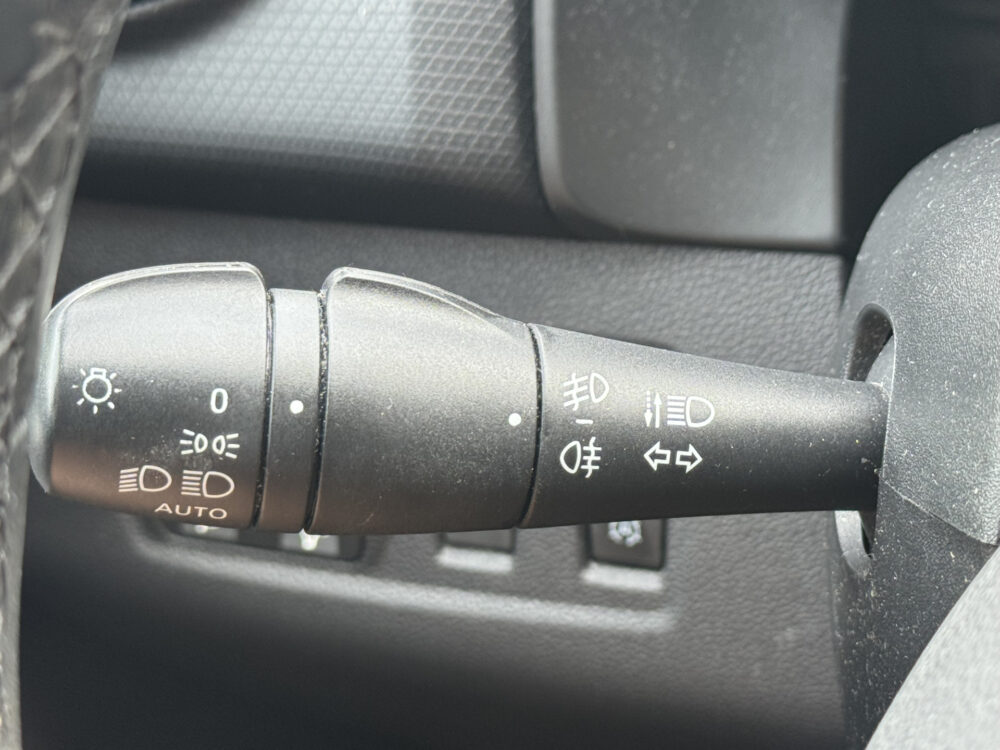 Renault Clio 0.9 TCe Intens // NAVI // PDC // CRUISE // STOELVERWARMING // DAB RADIO // CLIMA // 26