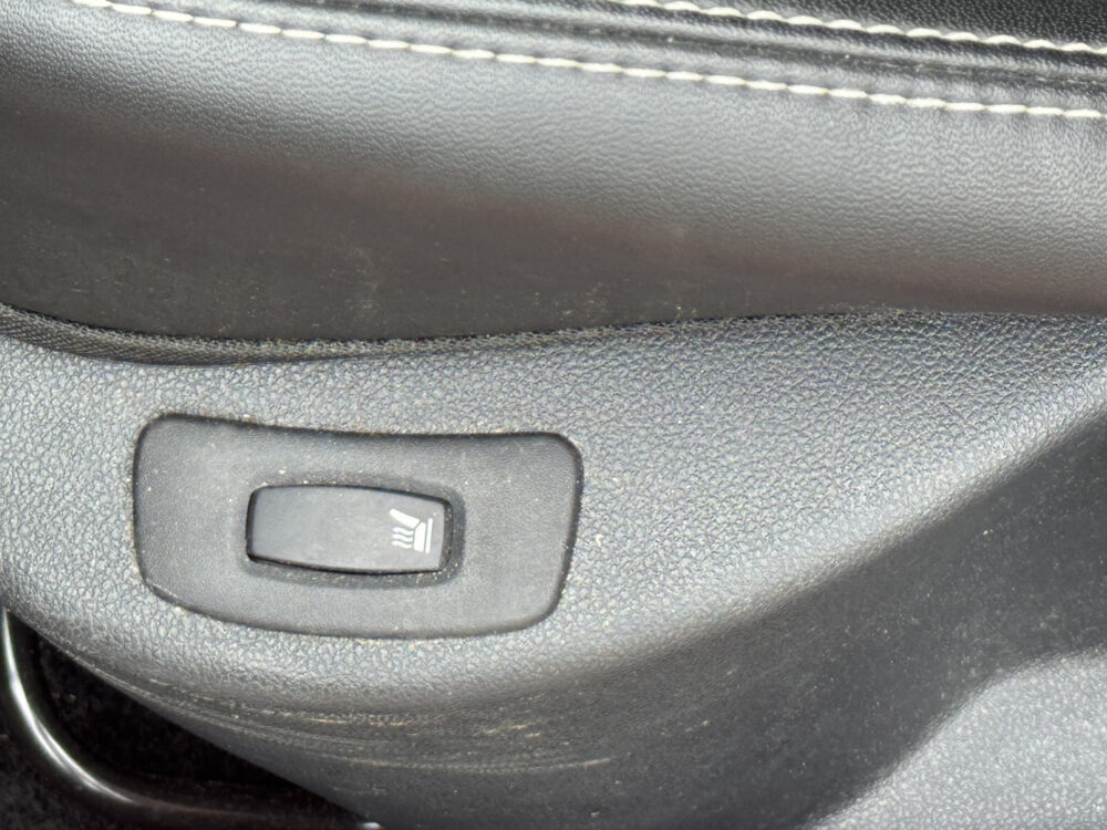 Renault Clio 0.9 TCe Intens // NAVI // PDC // CRUISE // STOELVERWARMING // DAB RADIO // CLIMA // 31