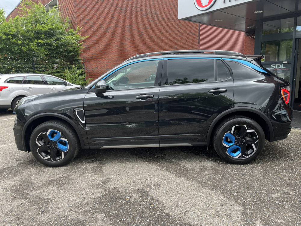 Lynk & Co 01 1.5 // INFINITY SOUND // SCHUIF-KANTELDAK // NAVI+CARPLAY // ELEK. ACHTERKLEP // ADAPTIVE CRUISE // STOELVERWARMING // 2