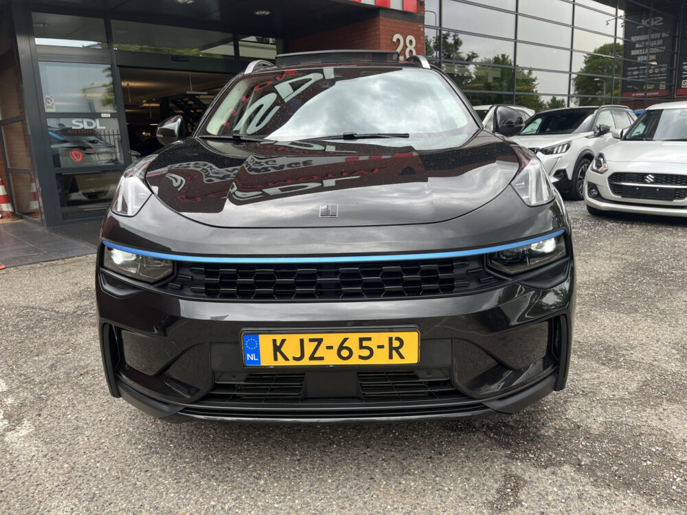 Lynk & Co 01 1.5 // INFINITY SOUND // SCHUIF-KANTELDAK // NAVI+CARPLAY // ELEK. ACHTERKLEP // ADAPTIVE CRUISE // STOELVERWARMING // 8