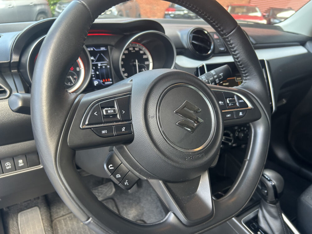 Suzuki Swift 1.2 Style Smart Hybrid // CAMERA // APPLE CARPLAY - ANDROID AUTO // STOELVERWARMING // AIRCO // ADAPTIVE CRUISE // PDC // TREKHA 6