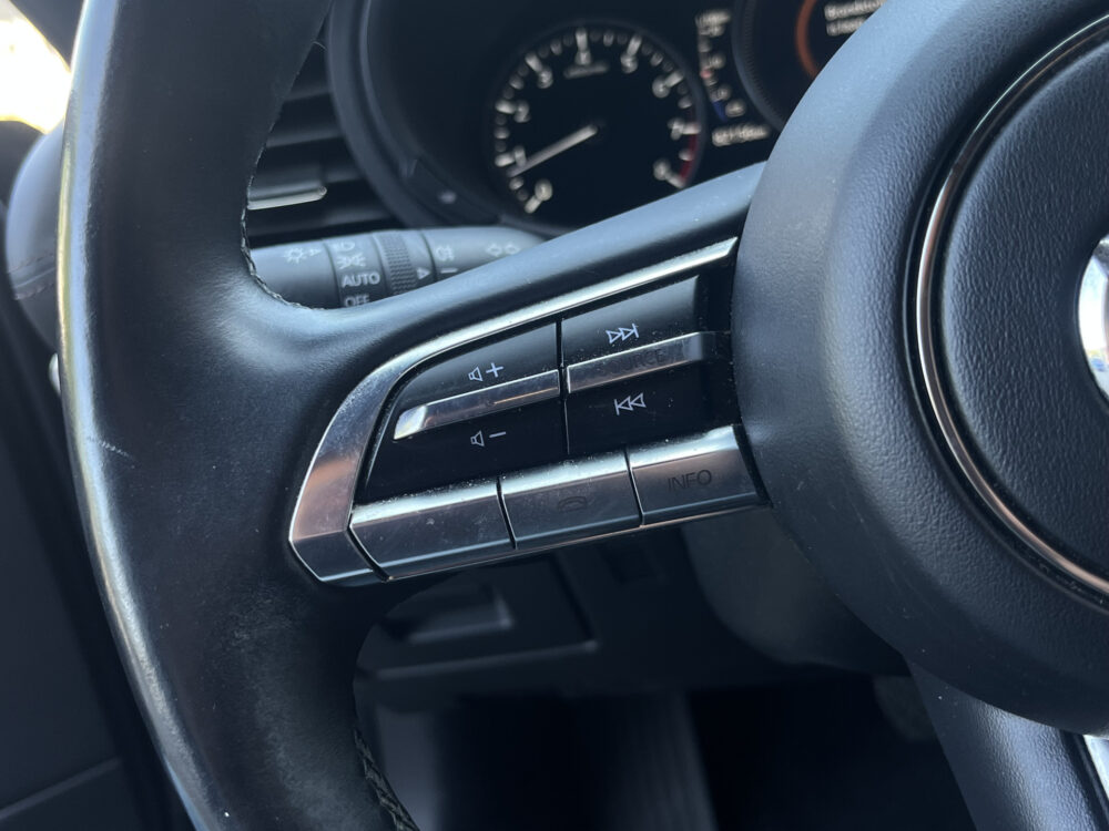 Mazda 3 2.0 e-SkyActiv-X M Hybrid 180 Luxury // HEAD-UP DISPLAY // DODEHOEK // BOSE // ELEK.STOEL+GEHEUGEN // LEDER // 360 CAMERA // 23