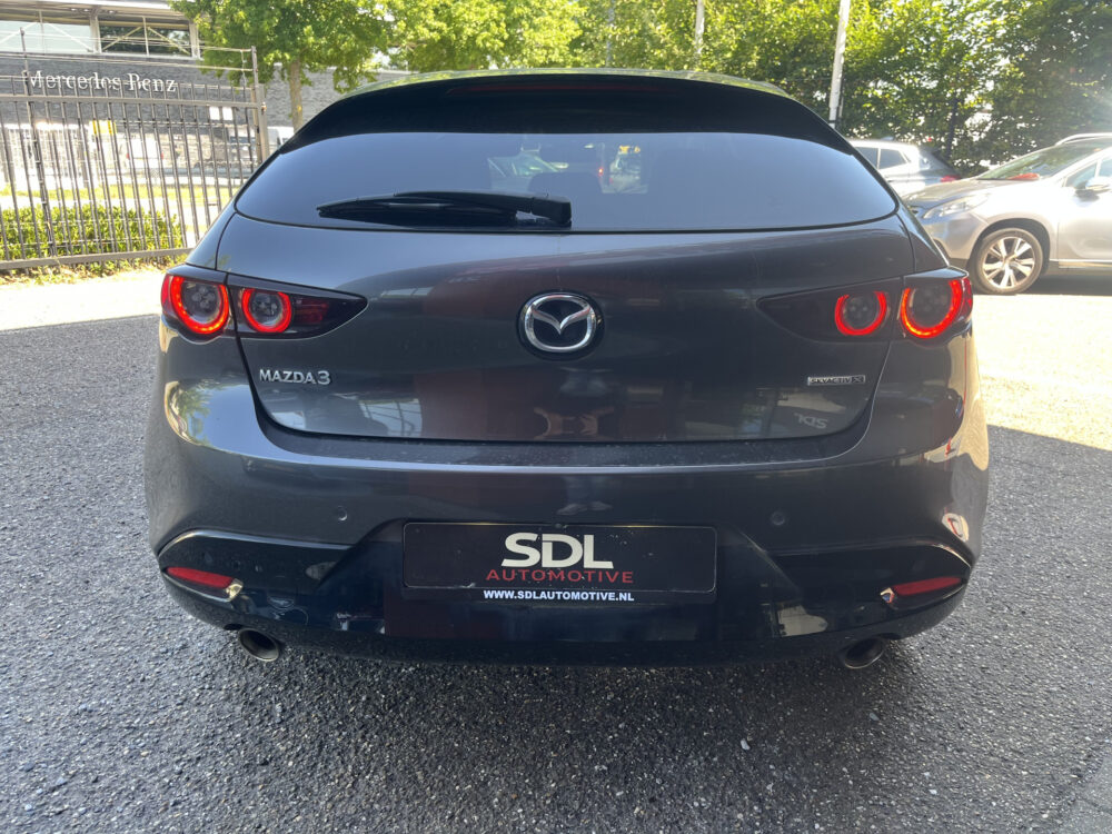 Mazda 3 2.0 e-SkyActiv-X M Hybrid 180 Luxury // HEAD-UP DISPLAY // DODEHOEK // BOSE // ELEK.STOEL+GEHEUGEN // LEDER // 360 CAMERA // 6