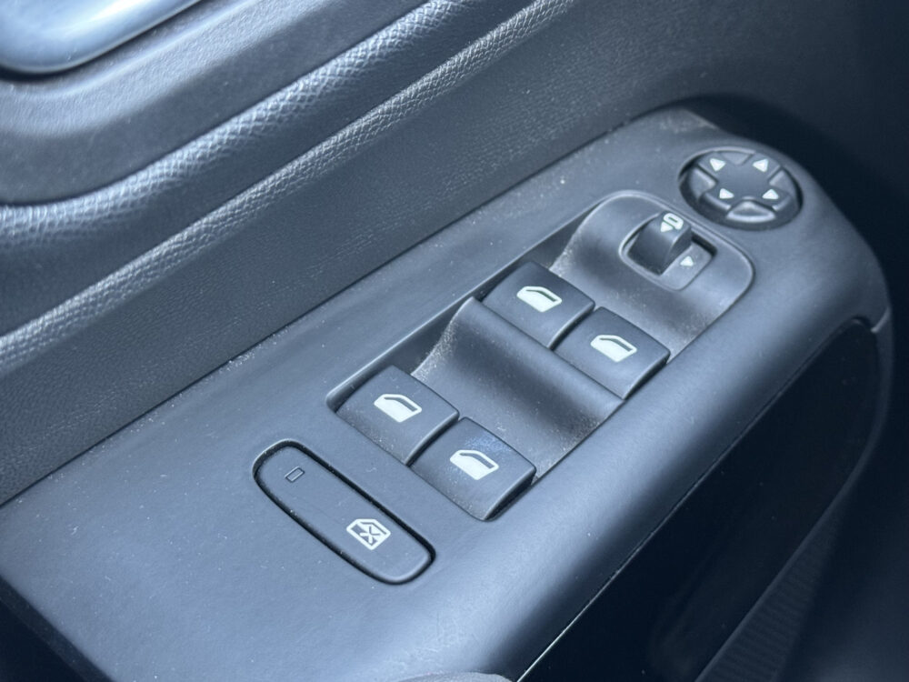 Citroën C5 Aircross 1.2 PureTech Business // NAVI // CAMERA // TREKHAAK // CLIMA // CRUISE // DODENHOEK SENSOR // 24