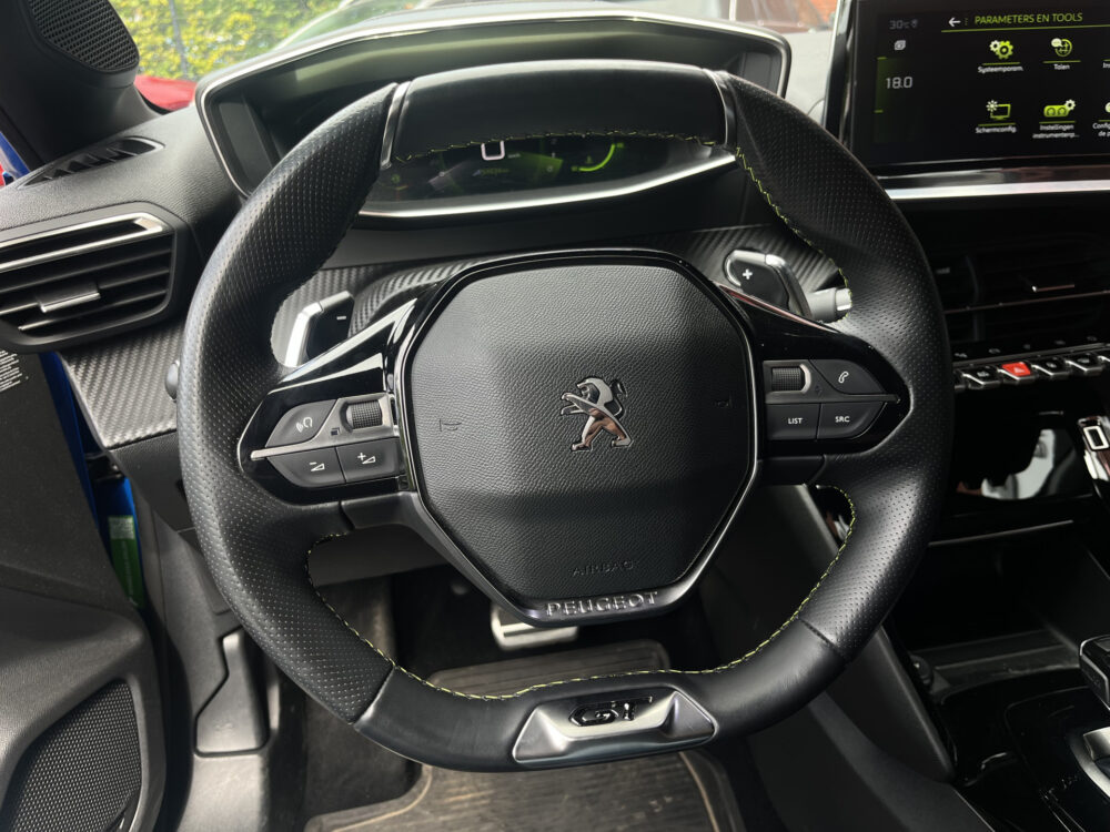 Peugeot 208 1.2 PureTech GT Pack // AFN. TREKHAAK // DODEHOEK // ADAPT. CRUISE // LEDER// ELEK. STOEL // CAMERA // STOELVERWARMING // NAVI+C 18