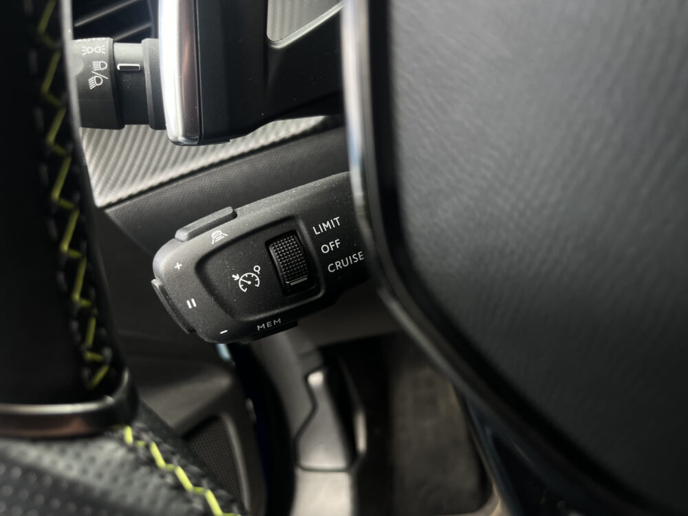Peugeot 208 1.2 PureTech GT Pack // AFN. TREKHAAK // DODEHOEK // ADAPT. CRUISE // LEDER// ELEK. STOEL // CAMERA // STOELVERWARMING // NAVI+C 19