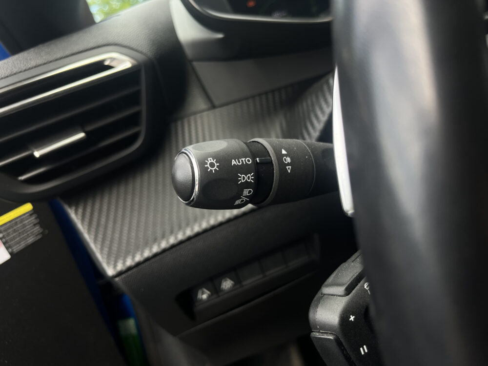 Peugeot 208 1.2 PureTech GT Pack // AFN. TREKHAAK // DODEHOEK // ADAPT. CRUISE // LEDER// ELEK. STOEL // CAMERA // STOELVERWARMING // NAVI+C 20