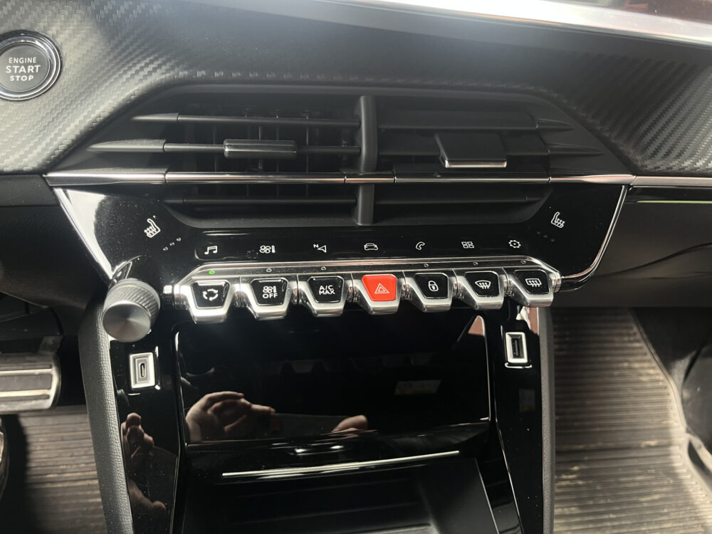 Peugeot 208 1.2 PureTech GT Pack // AFN. TREKHAAK // DODEHOEK // ADAPT. CRUISE // LEDER// ELEK. STOEL // CAMERA // STOELVERWARMING // NAVI+C 25