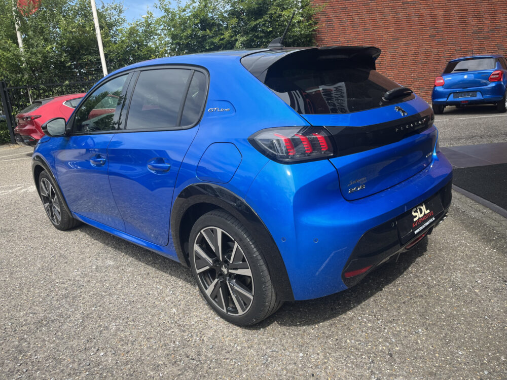 Peugeot 208 1.2 PureTech GT Pack // AFN. TREKHAAK // DODEHOEK // ADAPT. CRUISE // LEDER// ELEK. STOEL // CAMERA // STOELVERWARMING // NAVI+C 3