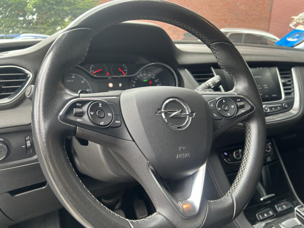 Opel Grandland X 1.6 Turbo Hybrid Ultimate // NAVI // CAMERA V+A // ADAPTIVE CRUISE // APPLE CARPLAY + ANDROID AUTO // STOEL VERWARMING + VERKOEL 6