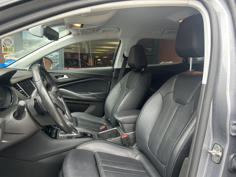 Opel Grandland X 1.6 Turbo Hybrid Ultimate // NAVI // CAMERA V+A // ADAPTIVE CRUISE // APPLE CARPLAY + ANDROID AUTO // STOEL VERWARMING + VERKOEL 8
