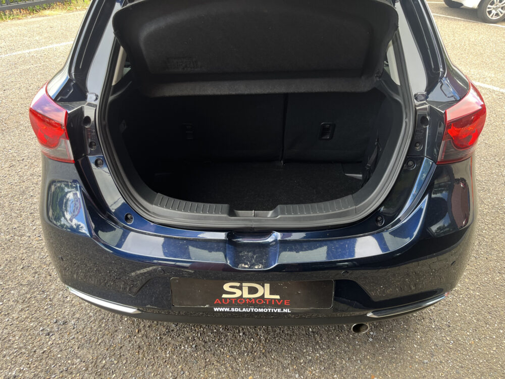 Mazda 2 1.5 Skyactiv-G Signature // LED // DODEHOEK // LEDER-ALCANTARA // CLIMA // STOEL+STUURVERWARMING // NAVI+CARPLAY // 14