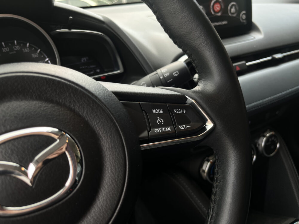 Mazda 2 1.5 Skyactiv-G Signature // LED // DODEHOEK // LEDER-ALCANTARA // CLIMA // STOEL+STUURVERWARMING // NAVI+CARPLAY // 22