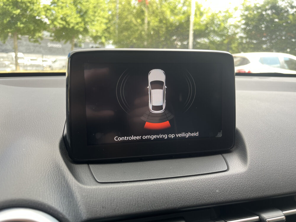 Mazda 2 1.5 Skyactiv-G Signature // LED // DODEHOEK // LEDER-ALCANTARA // CLIMA // STOEL+STUURVERWARMING // NAVI+CARPLAY // 27