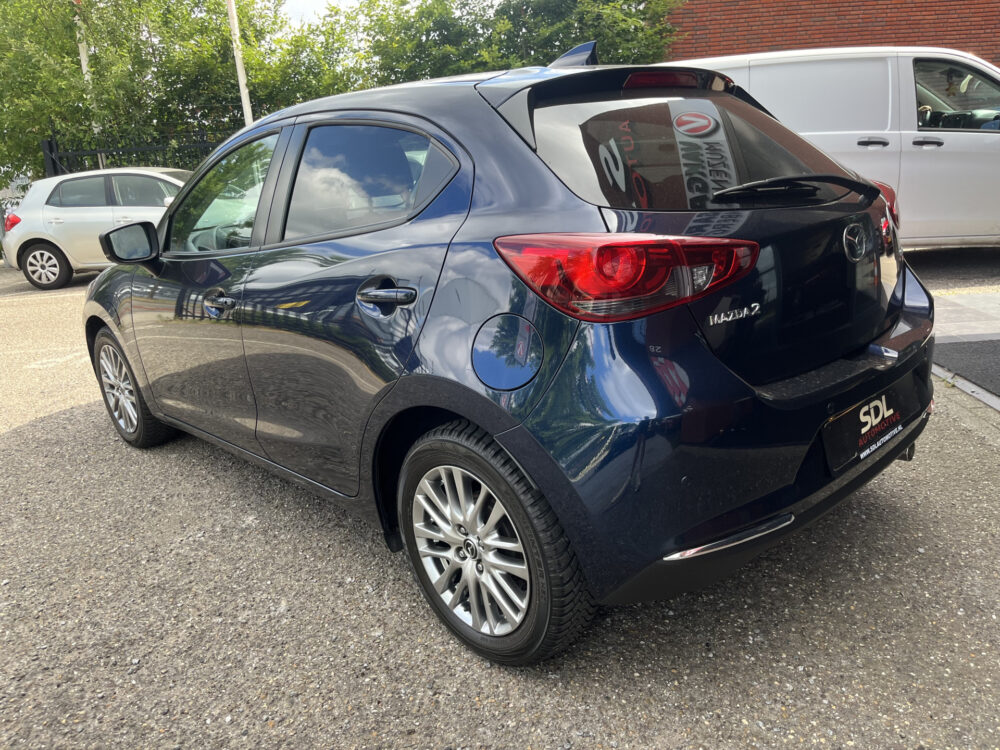 Mazda 2 1.5 Skyactiv-G Signature // LED // DODEHOEK // LEDER-ALCANTARA // CLIMA // STOEL+STUURVERWARMING // NAVI+CARPLAY // 3