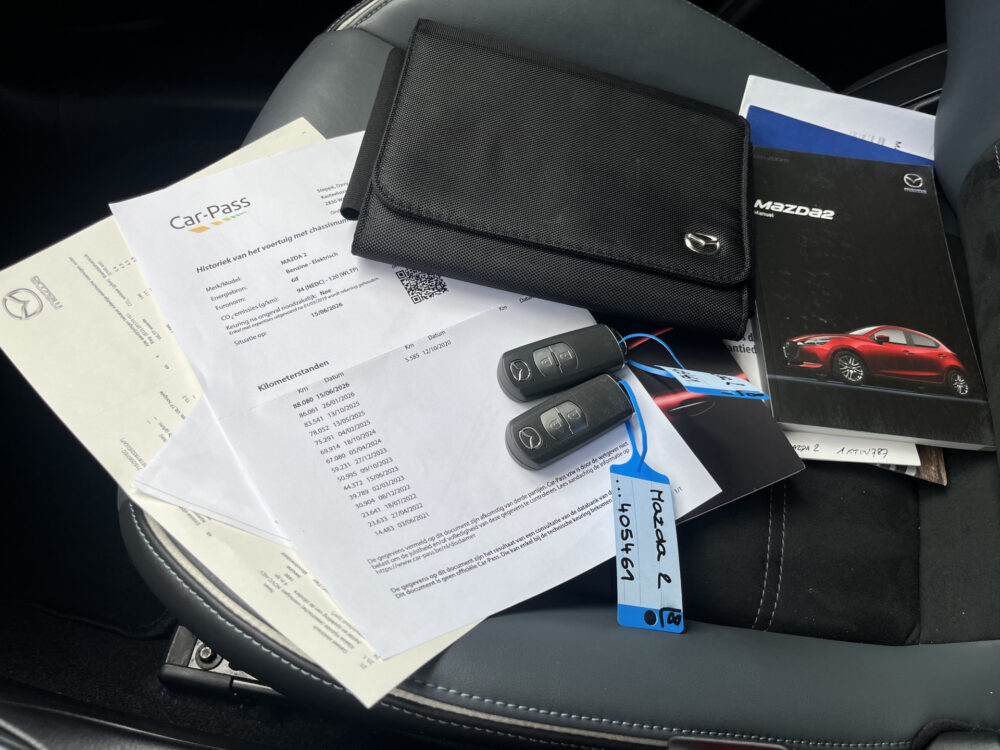 Mazda 2 1.5 Skyactiv-G Signature // LED // DODEHOEK // LEDER-ALCANTARA // CLIMA // STOEL+STUURVERWARMING // NAVI+CARPLAY // 4