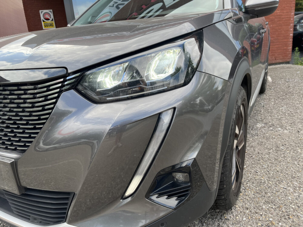 Peugeot 2008 1.2 PureTech Allure // LED // HALF LEDER // 3D COCKPIT // CAMERA+SENSOREN // NAVI+CARPLAY // 11