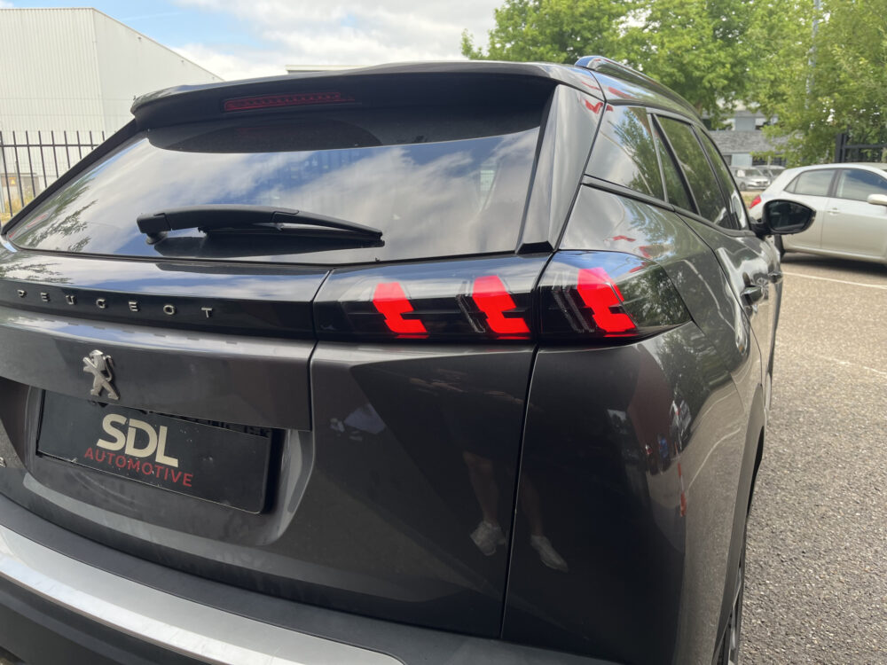 Peugeot 2008 1.2 PureTech Allure // LED // HALF LEDER // 3D COCKPIT // CAMERA+SENSOREN // NAVI+CARPLAY // 13