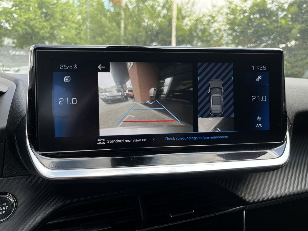 Peugeot 2008 1.2 PureTech Allure // LED // HALF LEDER // 3D COCKPIT // CAMERA+SENSOREN // NAVI+CARPLAY // 25