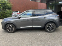 Peugeot 2008 1.2 PureTech Allure // LED // HALF LEDER // 3D COCKPIT // CAMERA+SENSOREN // NAVI+CARPLAY // 31