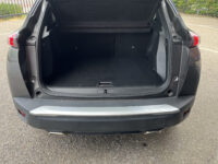 Peugeot 2008 1.2 PureTech Allure // LED // HALF LEDER // 3D COCKPIT // CAMERA+SENSOREN // NAVI+CARPLAY // 43