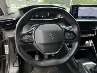 Peugeot 2008 1.2 PureTech Allure // LED // HALF LEDER // 3D COCKPIT // CAMERA+SENSOREN // NAVI+CARPLAY // 49