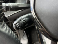 Peugeot 2008 1.2 PureTech Allure // LED // HALF LEDER // 3D COCKPIT // CAMERA+SENSOREN // NAVI+CARPLAY // 50