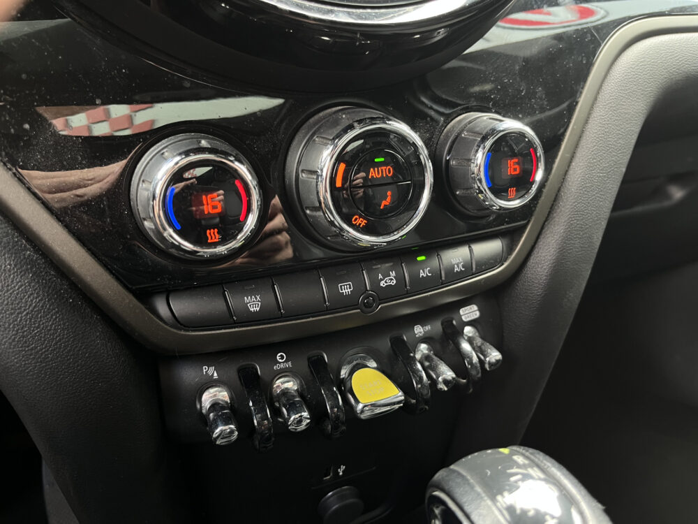 MINI Countryman 1.5 Cooper S E ALL4 Classic // HALF LEDER // SCHUIF-KANTELDAK // KEYLESS // HEAD-UP DISPLAY // ELEK. KLEP // CAMERA+SENSOREN //  29