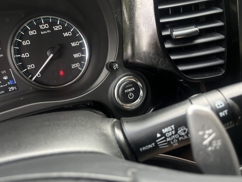 Mitsubishi Outlander 2.4 PHEV 4WD Pure+ 240PK!! // AFN. TREKHAAK // KEYLESS // CAMERA+SENSOREN // CLIMA // STOELVERWARMING // APPLE-ANDROID AUTO // 24