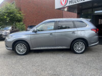 Mitsubishi Outlander 2.4 PHEV 4WD Pure+ 240PK!! // AFN. TREKHAAK // KEYLESS // CAMERA+SENSOREN // CLIMA // STOELVERWARMING // APPLE-ANDROID AUTO // 34