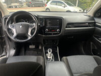 Mitsubishi Outlander 2.4 PHEV 4WD Pure+ 240PK!! // AFN. TREKHAAK // KEYLESS // CAMERA+SENSOREN // CLIMA // STOELVERWARMING // APPLE-ANDROID AUTO // 49