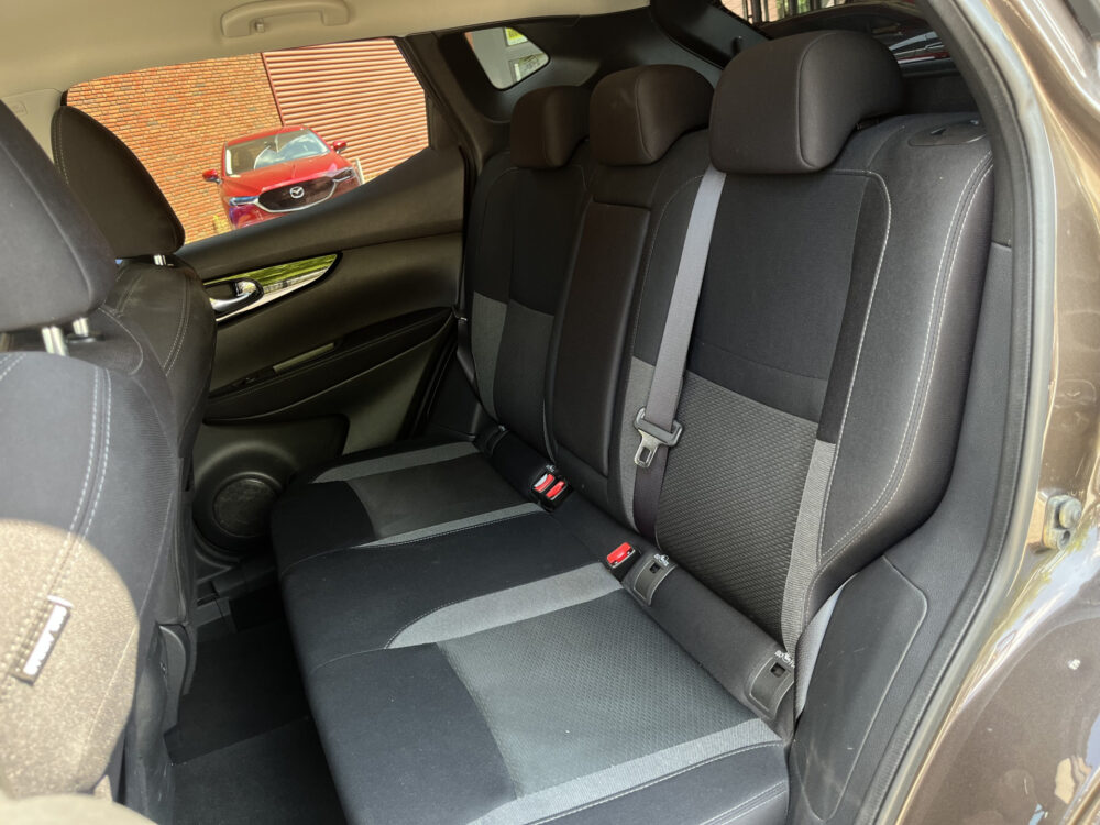 Nissan QASHQAI 1.3 DIG-T N-Connecta // ADAPT. CRUISE // 360 CAMERA+SENSOREN // KEYLESS // DODEHOEK // TREKHAAK // NAVI+CARPLAY // STOELVERWARMI 18