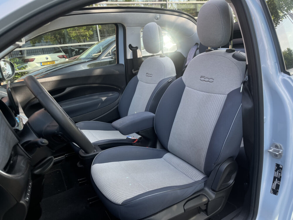 Fiat 500C La Prima 42 kWh SOH 92%!! // CABRIO // ADAPTIEVE CRUISE // PARKEERCAMERA // NAVI+CARPLAY // KEYLESS // LED // 17
