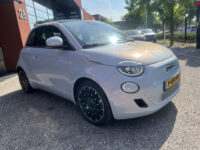 Fiat 500C La Prima 42 kWh SOH 92%!! // CABRIO // ADAPTIEVE CRUISE // PARKEERCAMERA // NAVI+CARPLAY // KEYLESS // LED // 41