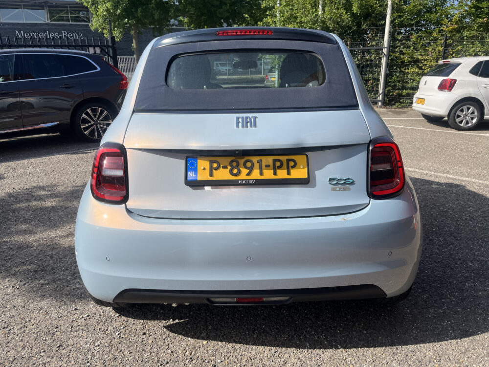 Fiat 500C La Prima 42 kWh SOH 92%!! // CABRIO // ADAPTIEVE CRUISE // PARKEERCAMERA // NAVI+CARPLAY // KEYLESS // LED // 6