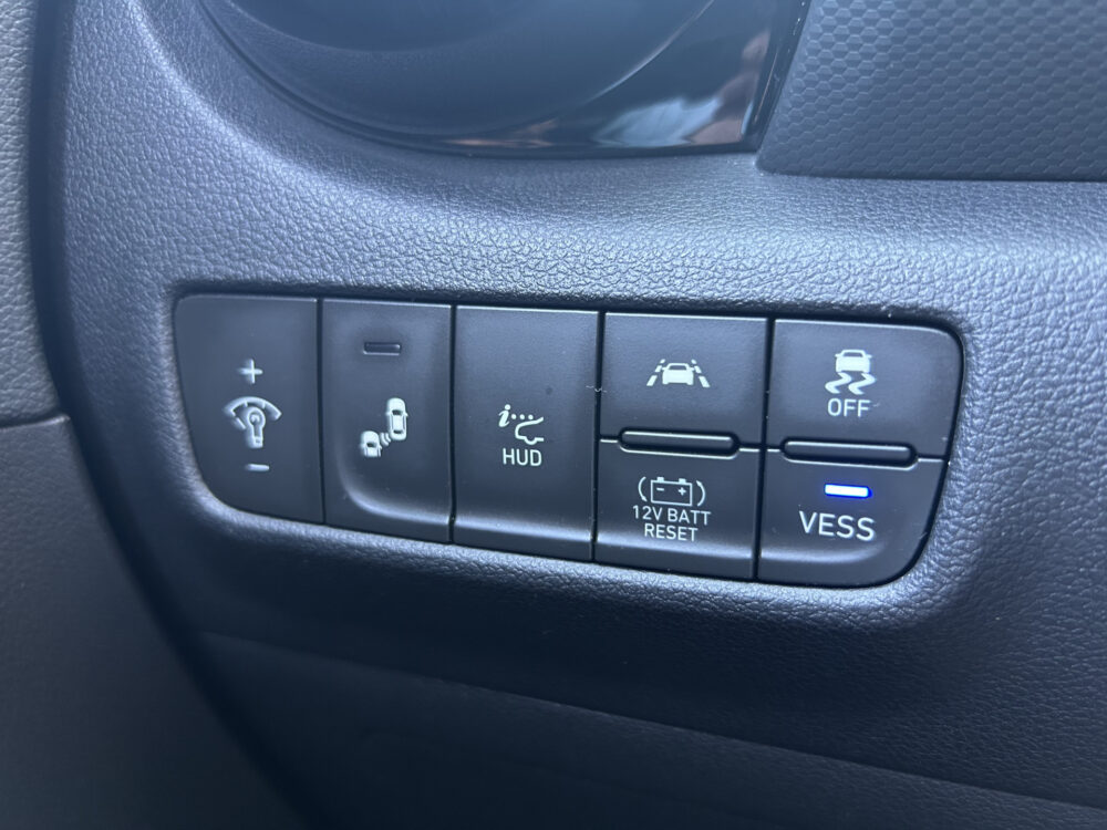 Hyundai KONA 1.6 GDI HEV Premium // FULL LED // NAVI + CARPLAY // ELEK. STOELEN // KEYLESS // ADAPTIVE CRUISE // STOEL VERWARMING + VERKOELIN 26